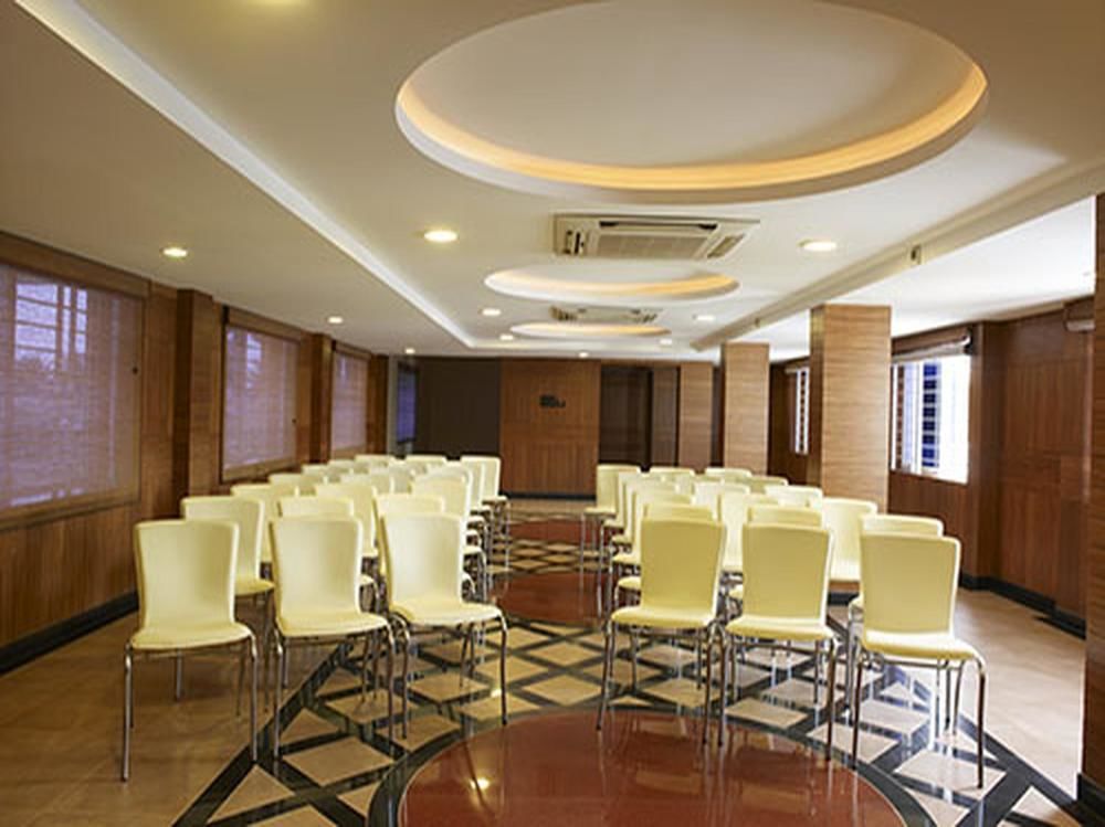 The Castello Residency Hotel โคอิมบาทอร์ ภายนอก รูปภาพ