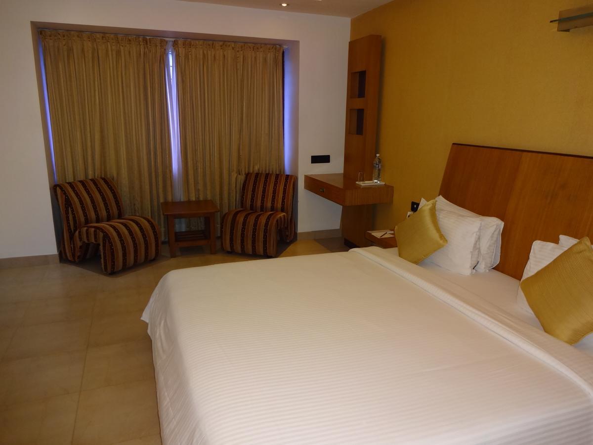 The Castello Residency Hotel โคอิมบาทอร์ ภายนอก รูปภาพ