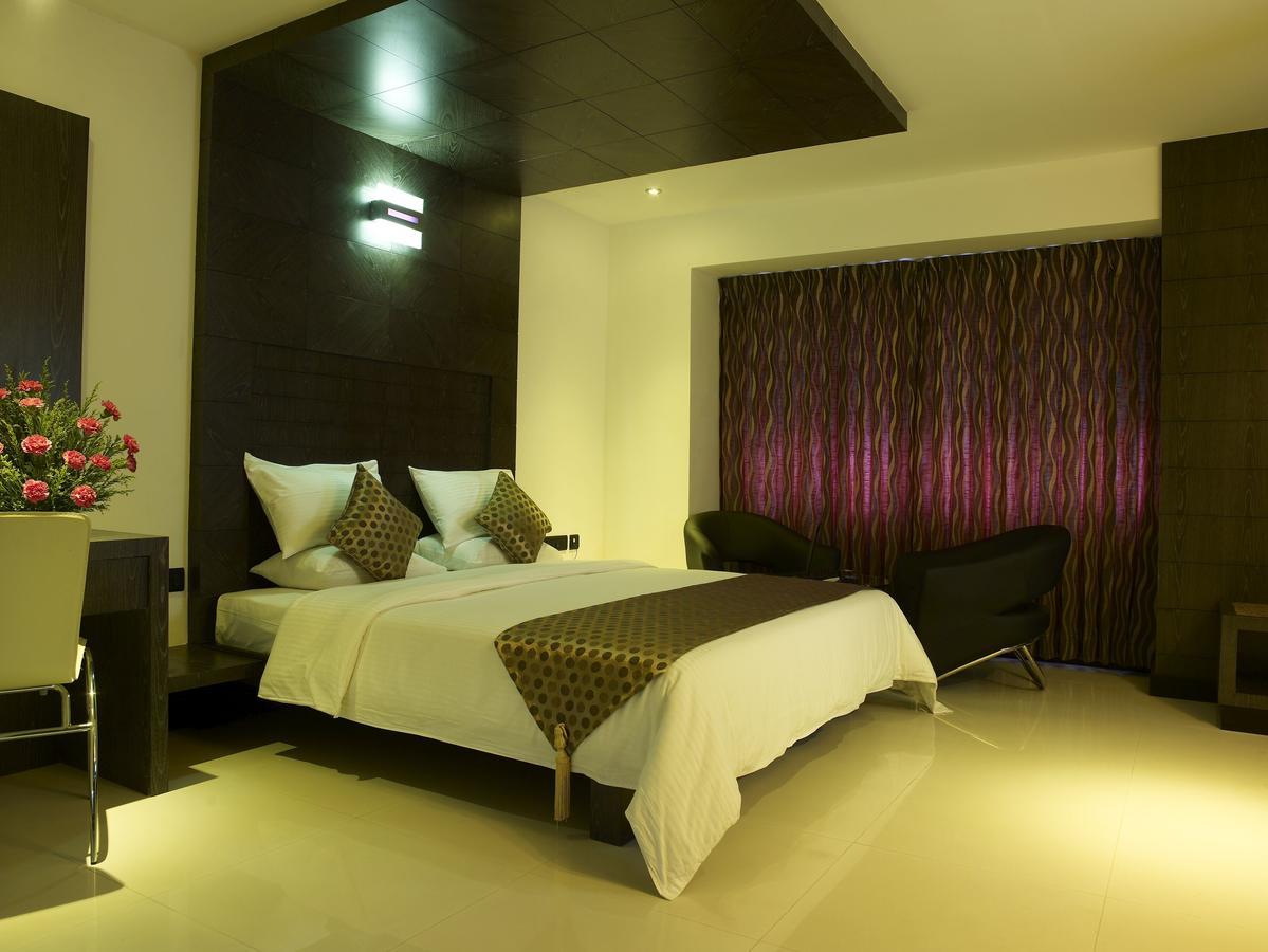 The Castello Residency Hotel โคอิมบาทอร์ ภายนอก รูปภาพ