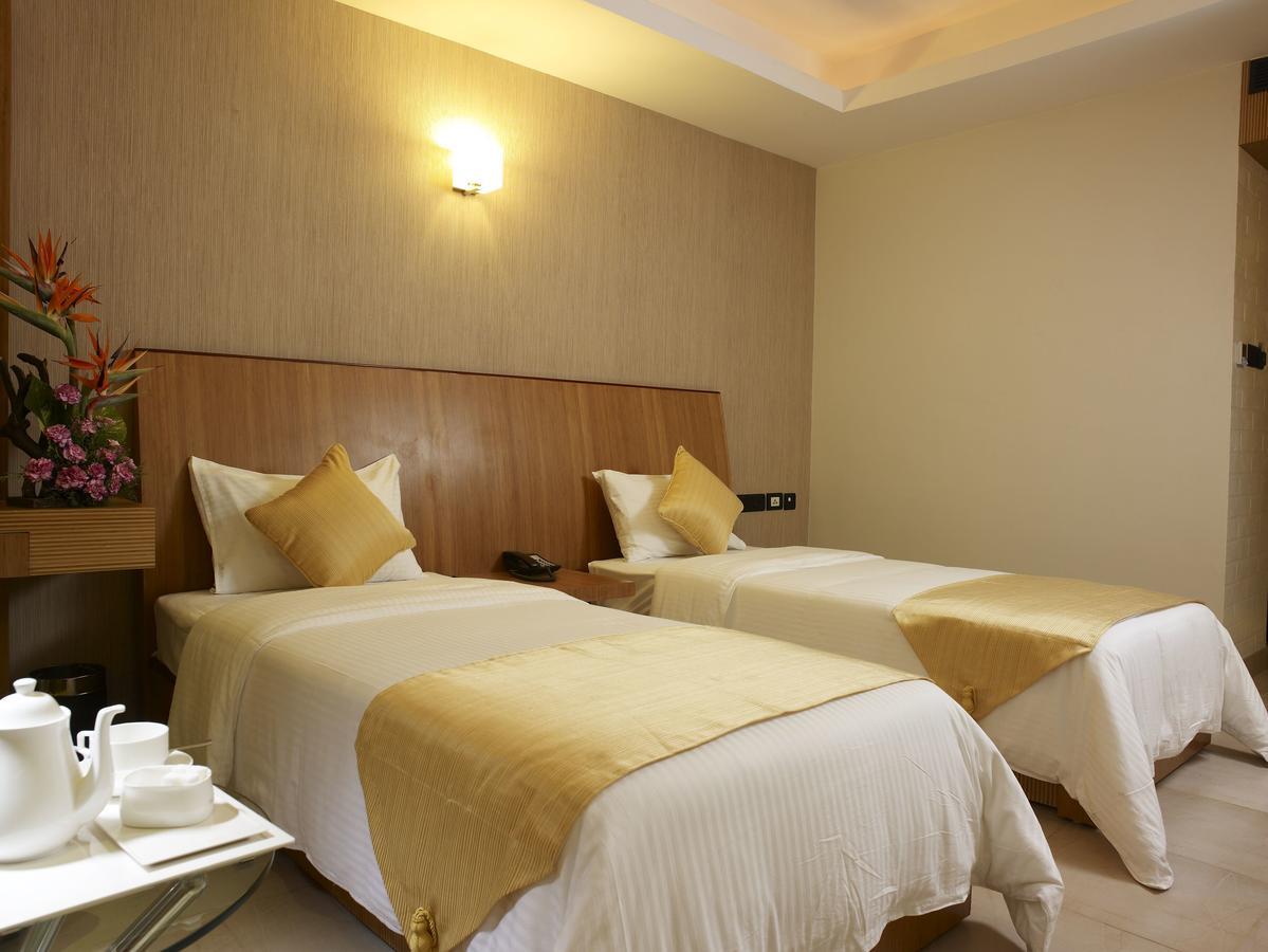 The Castello Residency Hotel โคอิมบาทอร์ ภายนอก รูปภาพ