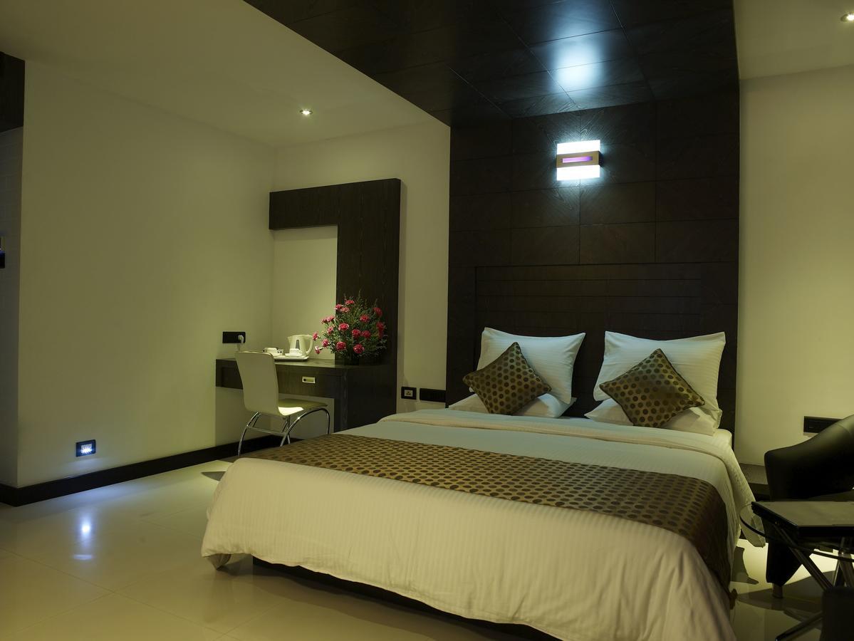 The Castello Residency Hotel โคอิมบาทอร์ ภายนอก รูปภาพ